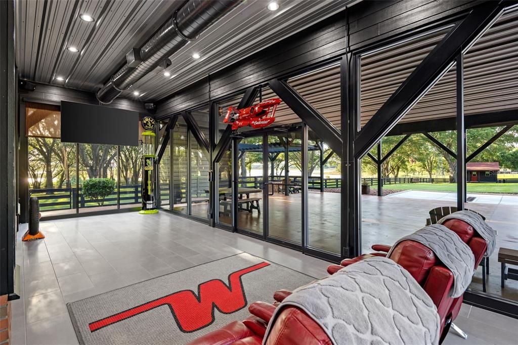For Sale: $2,650,000 (3 beds, 3 baths, 3041 Square Feet)