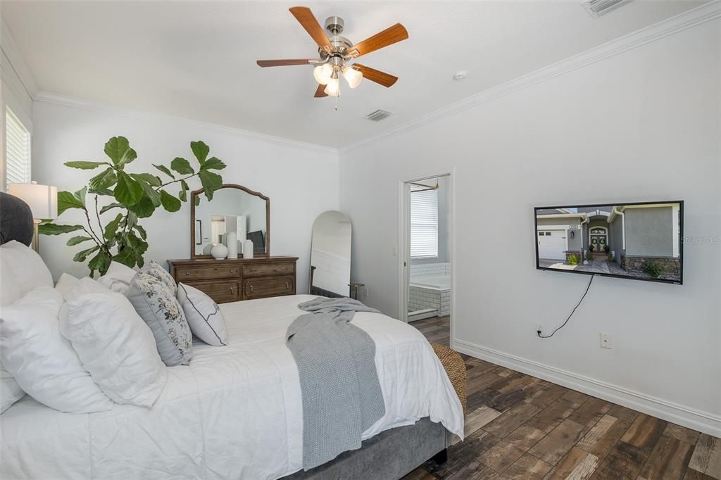 For Sale: $499,000 (4 beds, 3 baths, 2371 Square Feet)