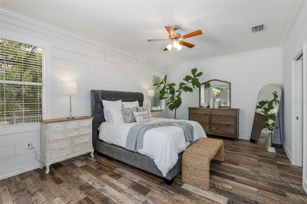 For Sale: $499,000 (4 beds, 3 baths, 2371 Square Feet)