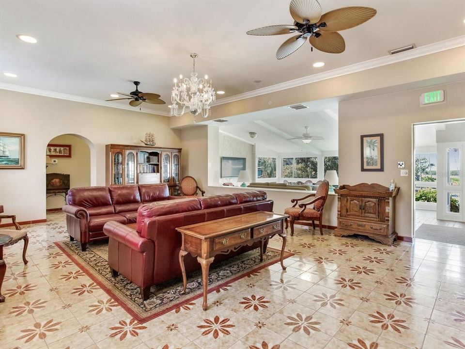 For Sale: $425,000 (2 beds, 2 baths, 1490 Square Feet)