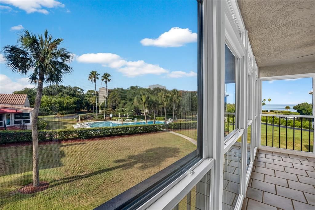 For Sale: $425,000 (2 beds, 2 baths, 1490 Square Feet)