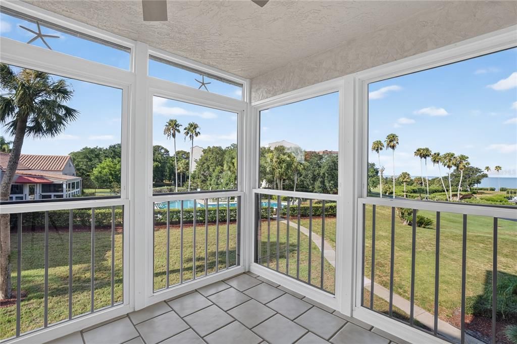 For Sale: $425,000 (2 beds, 2 baths, 1490 Square Feet)