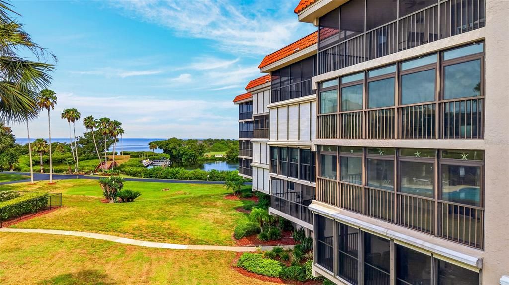 For Sale: $425,000 (2 beds, 2 baths, 1490 Square Feet)