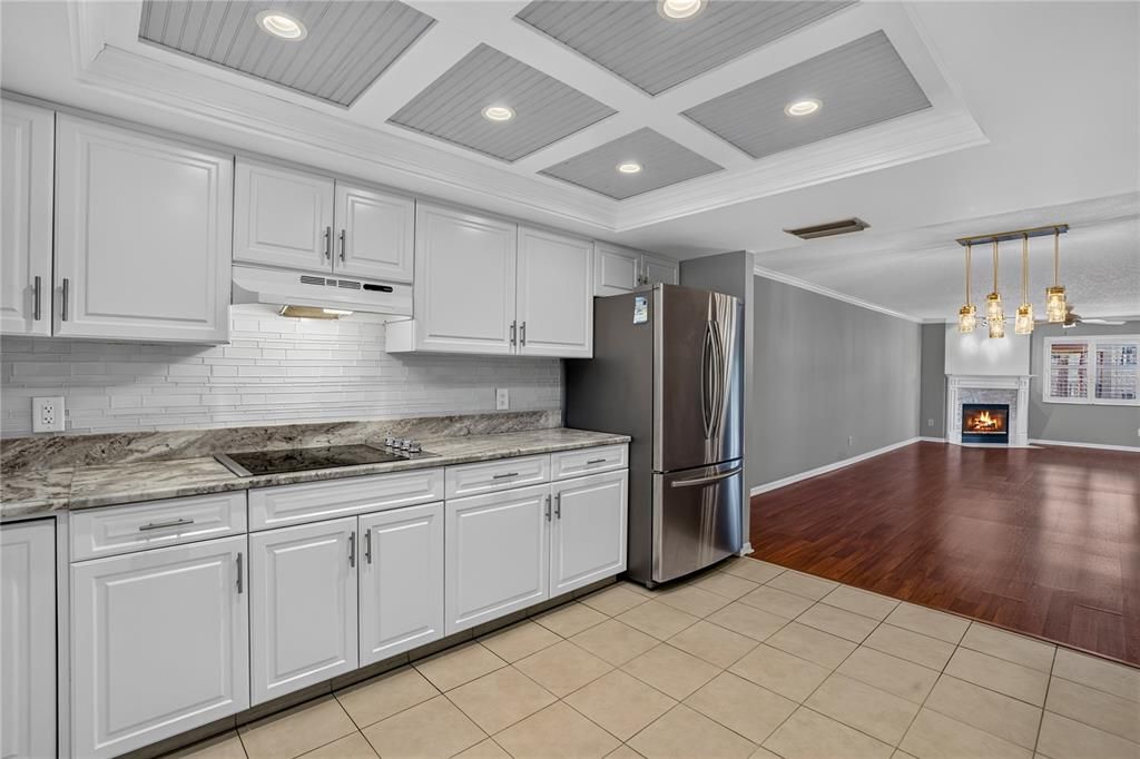 For Sale: $425,000 (2 beds, 2 baths, 1490 Square Feet)