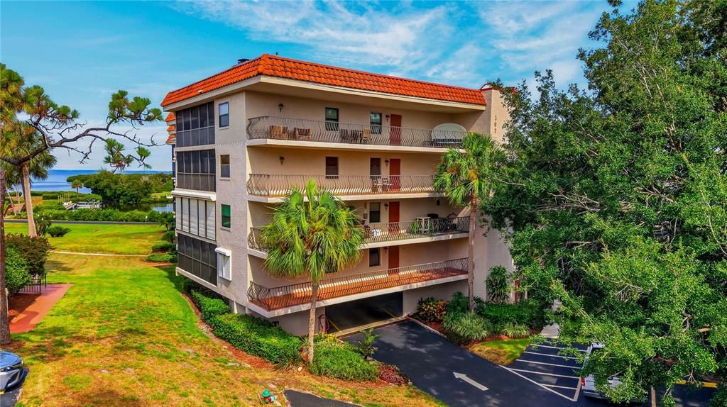 For Sale: $425,000 (2 beds, 2 baths, 1490 Square Feet)