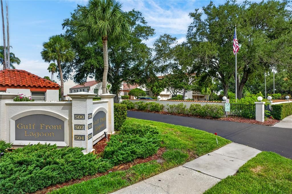 For Sale: $425,000 (2 beds, 2 baths, 1490 Square Feet)