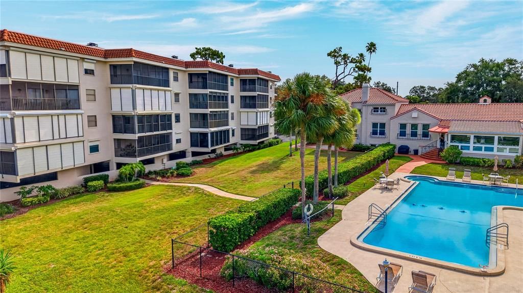 For Sale: $425,000 (2 beds, 2 baths, 1490 Square Feet)