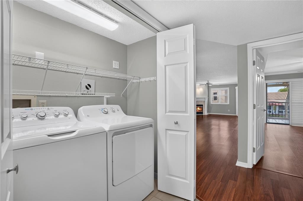 For Sale: $425,000 (2 beds, 2 baths, 1490 Square Feet)