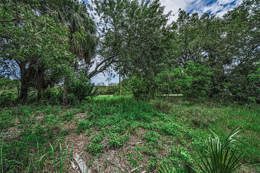 待售: $219,000 (0.12 acres)