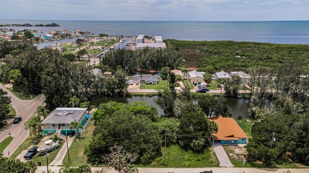 待售: $219,000 (0.12 acres)