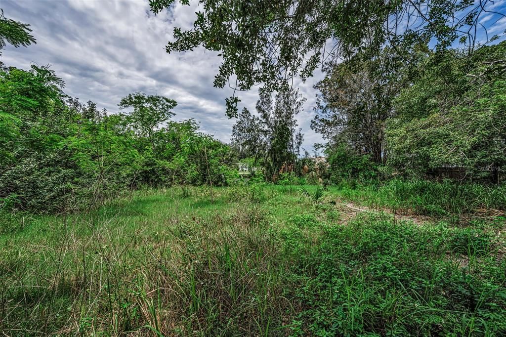 待售: $219,000 (0.12 acres)
