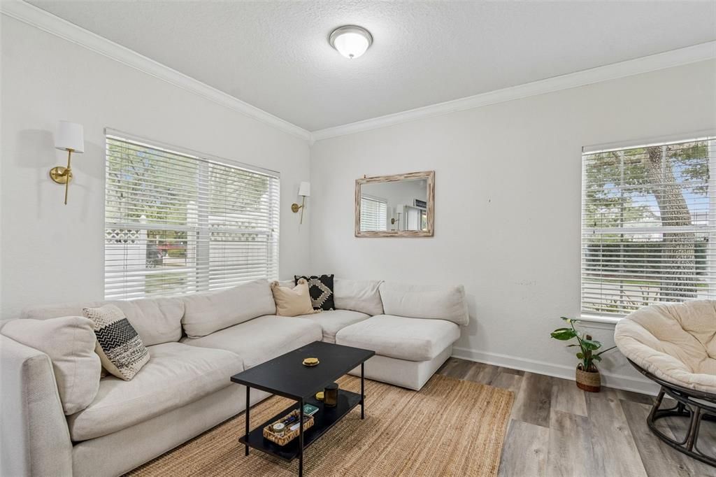 На продажу: $299,900 (3 спален, 2 ванн, 1764 Квадратных фут)