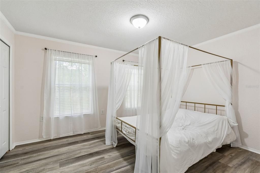 На продажу: $299,900 (3 спален, 2 ванн, 1764 Квадратных фут)