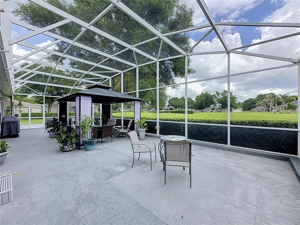For Sale: $449,900 (3 beds, 2 baths, 2031 Square Feet)