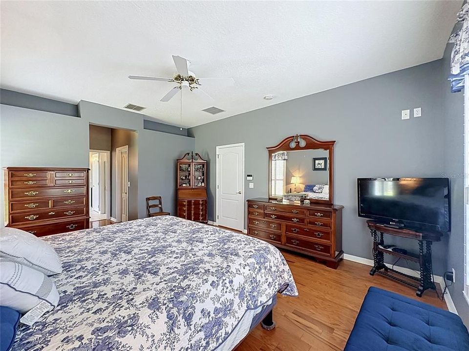 For Sale: $449,900 (3 beds, 2 baths, 2031 Square Feet)
