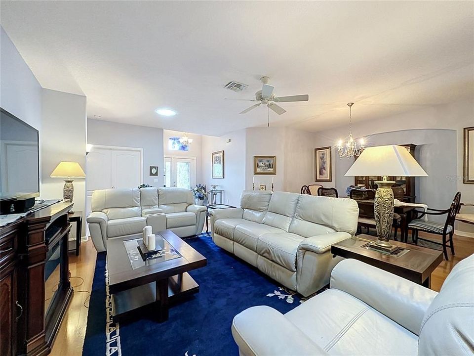 For Sale: $449,900 (3 beds, 2 baths, 2031 Square Feet)