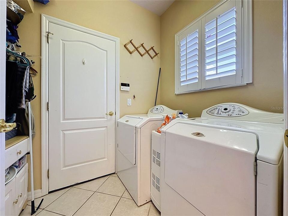 For Sale: $449,900 (3 beds, 2 baths, 2031 Square Feet)