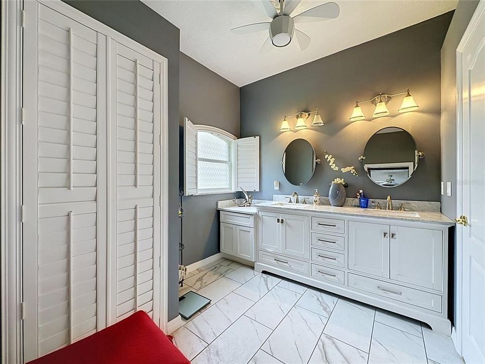 For Sale: $449,900 (3 beds, 2 baths, 2031 Square Feet)