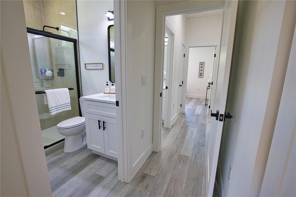 En Venta: $409,900 (8 camas, 0 baños, 1784 Pies cuadrados)