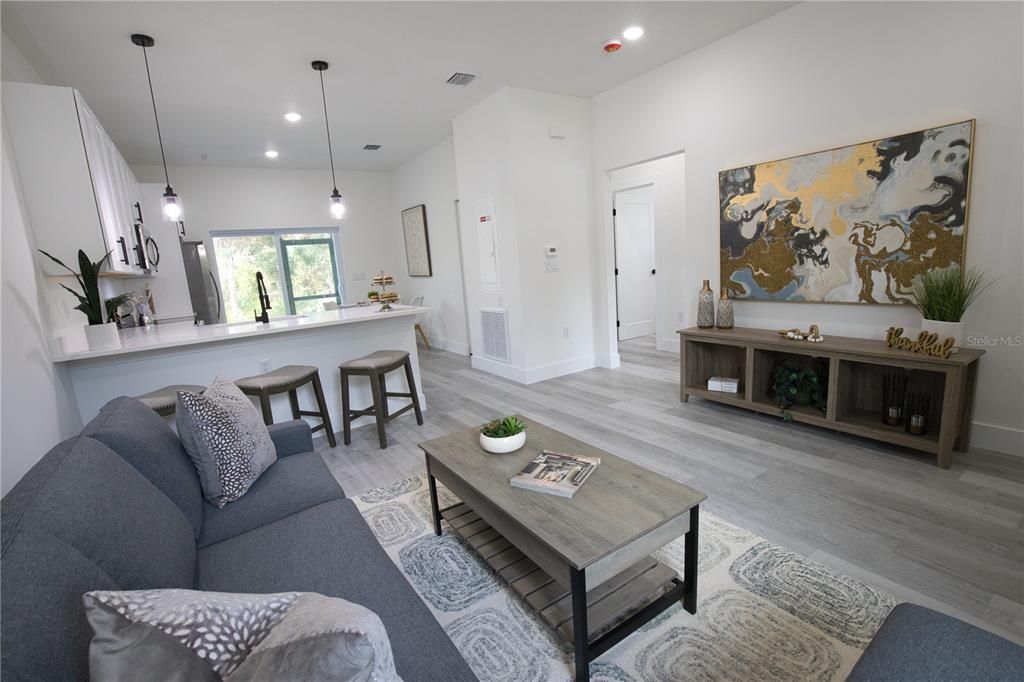 En Venta: $409,900 (8 camas, 0 baños, 1784 Pies cuadrados)