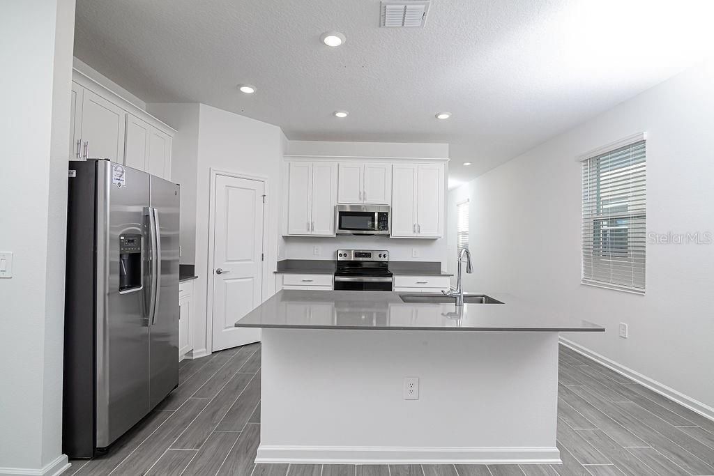 For Rent: $3,300 (4 beds, 3 baths, 2300 Square Feet)
