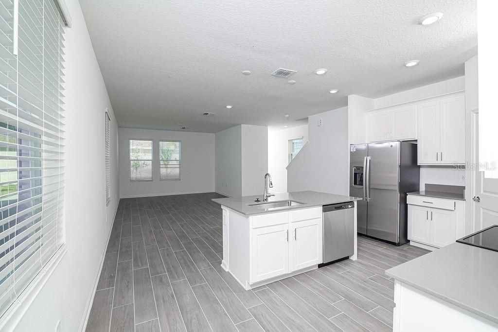 For Rent: $3,300 (4 beds, 3 baths, 2300 Square Feet)