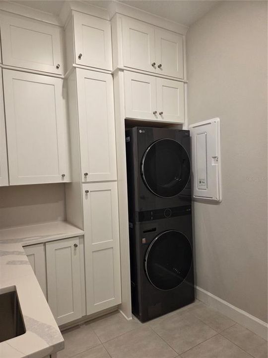 В аренду: $6,000 (4 спален, 3 ванн, 3206 Квадратных фут)