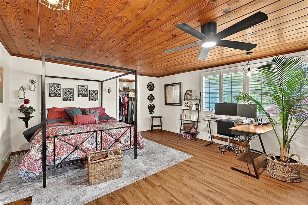 For Sale: $315,000 (3 beds, 1 baths, 1400 Square Feet)