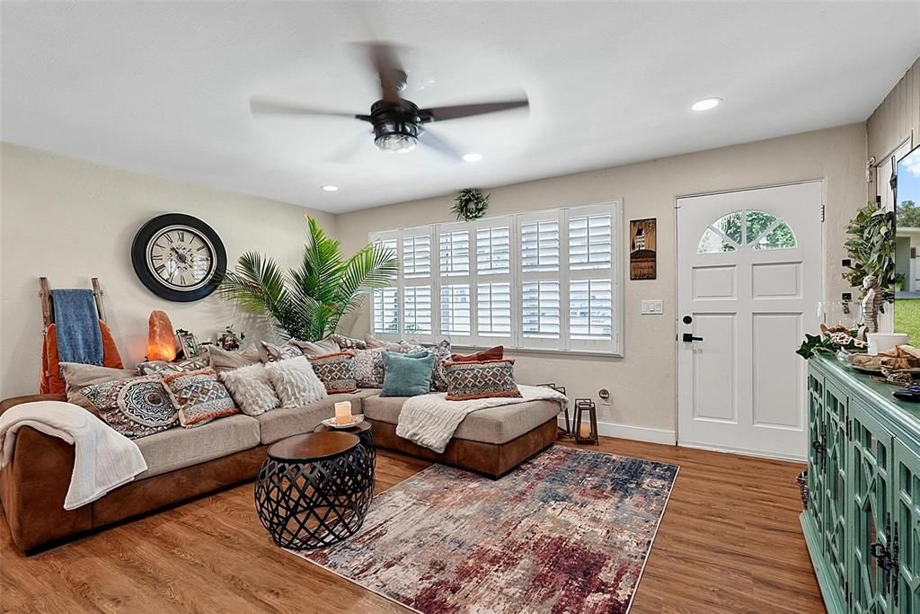 For Sale: $315,000 (3 beds, 1 baths, 1400 Square Feet)