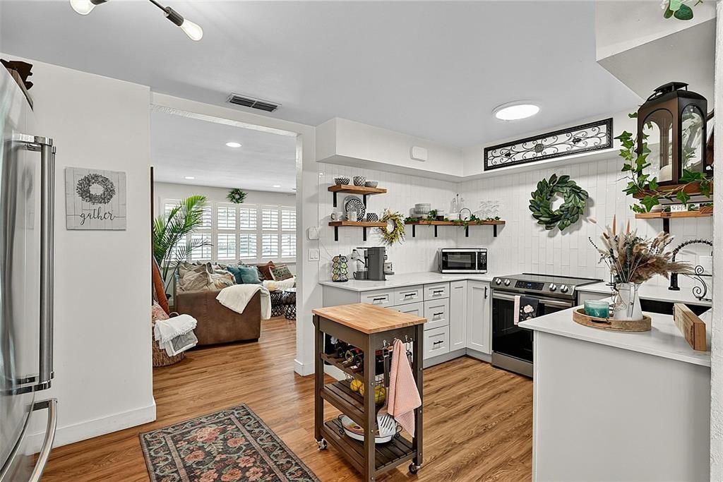 For Sale: $315,000 (3 beds, 1 baths, 1400 Square Feet)