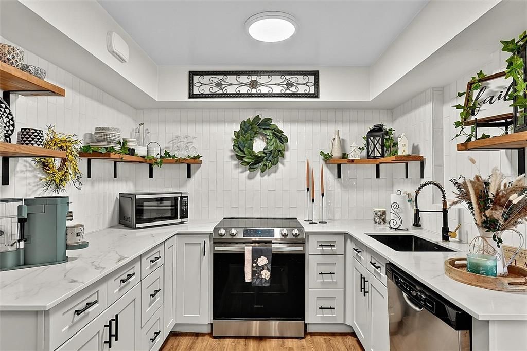 For Sale: $315,000 (3 beds, 1 baths, 1400 Square Feet)