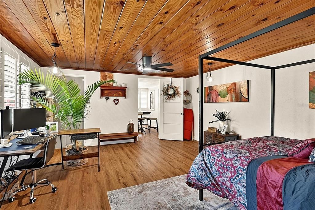 For Sale: $315,000 (3 beds, 1 baths, 1400 Square Feet)