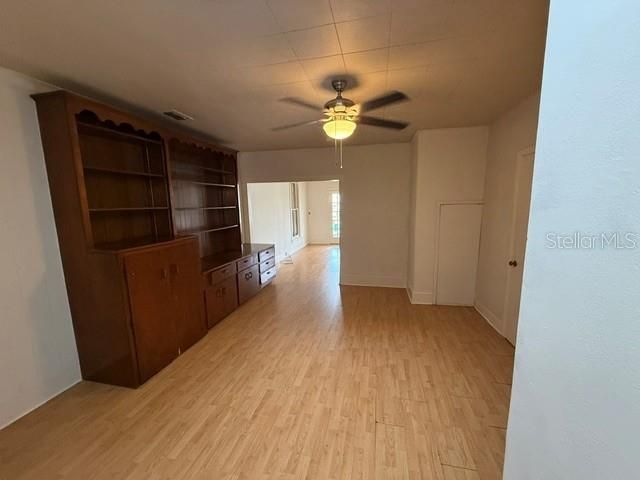 For Rent: $1,290 (1 beds, 1 baths, 700 Square Feet)