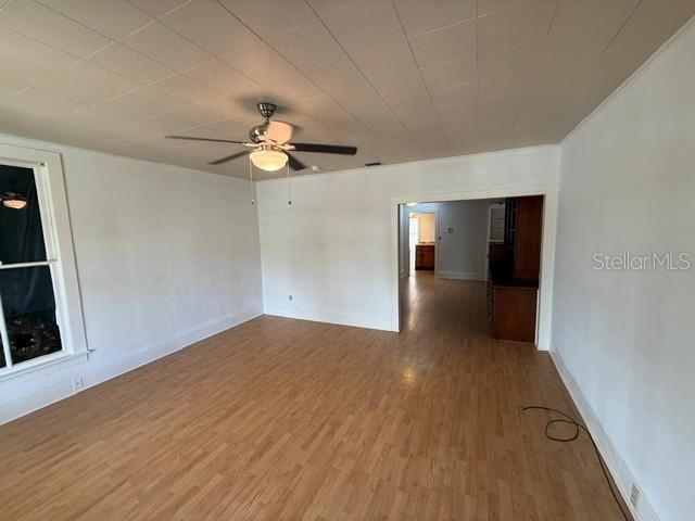 For Rent: $1,290 (1 beds, 1 baths, 700 Square Feet)
