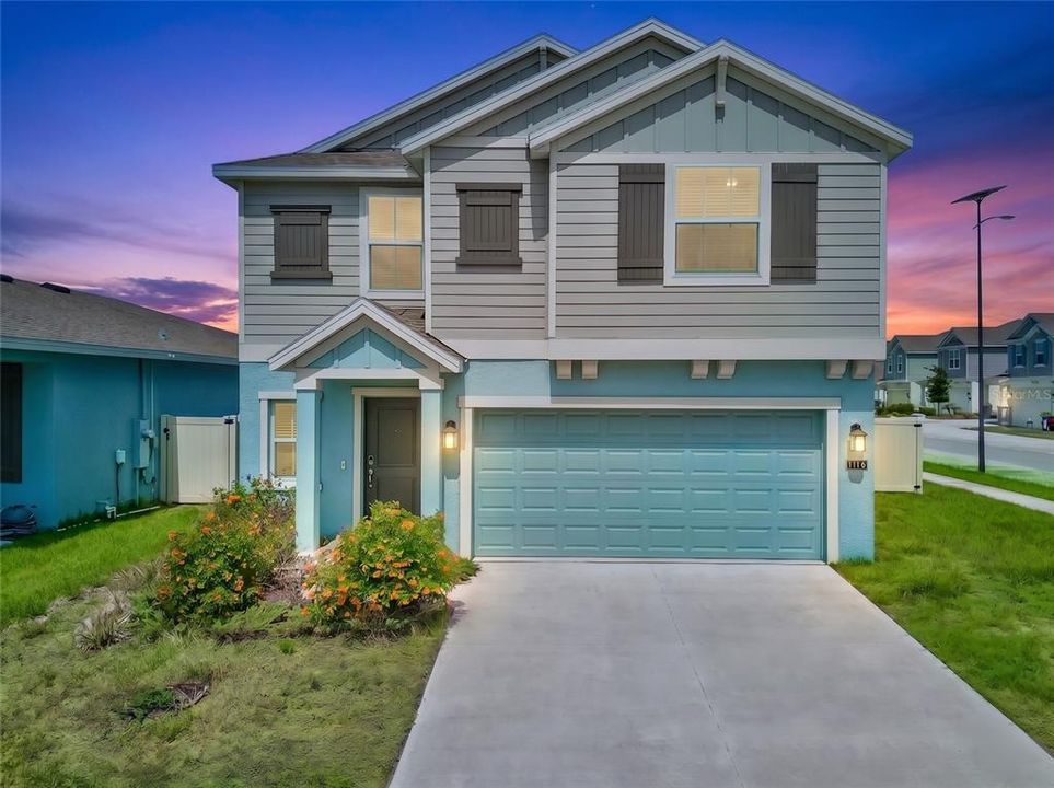 For Sale: $325,000 (5 beds, 2 baths, 2275 Square Feet)