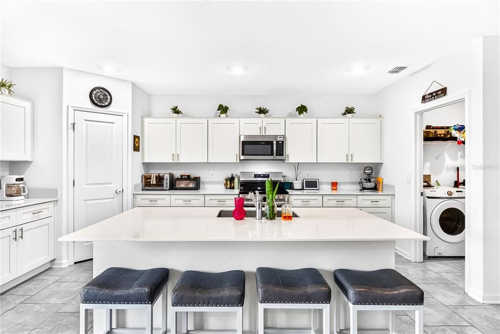 For Sale: $325,000 (5 beds, 2 baths, 2275 Square Feet)