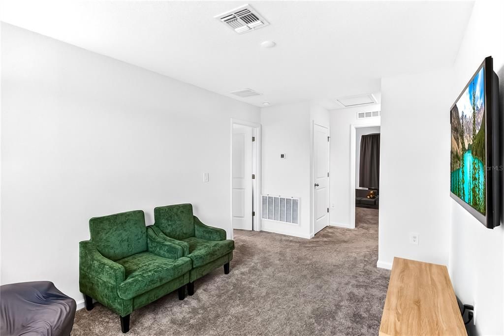 For Sale: $325,000 (5 beds, 2 baths, 2275 Square Feet)