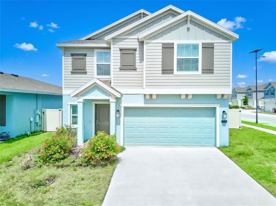 For Sale: $325,000 (5 beds, 2 baths, 2275 Square Feet)