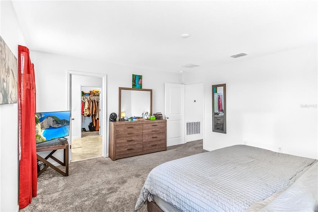 For Sale: $325,000 (5 beds, 2 baths, 2275 Square Feet)