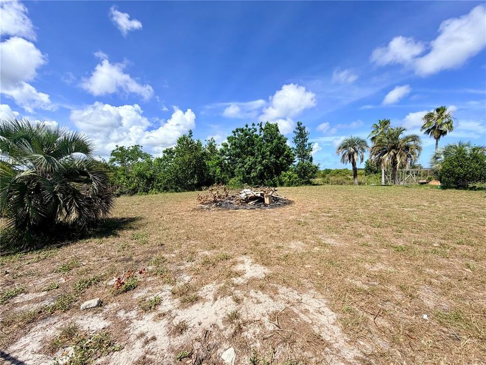 For Sale: $325,000 (4 beds, 2 baths, 2115 Square Feet)
