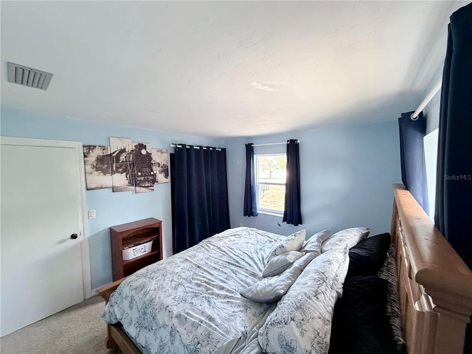 For Sale: $325,000 (4 beds, 2 baths, 2115 Square Feet)