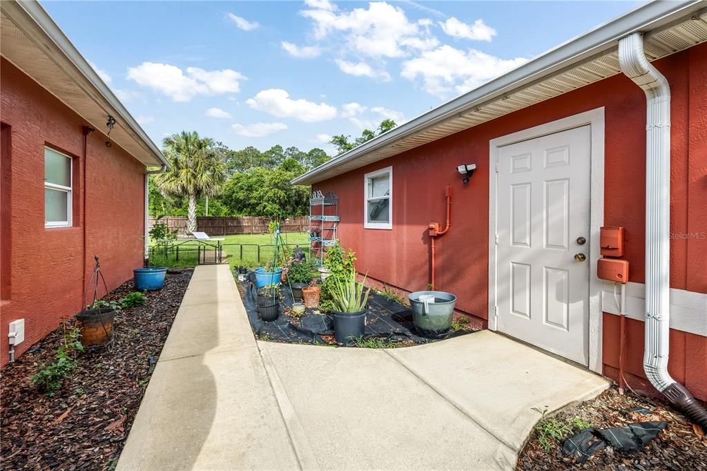 For Sale: $479,900 (3 beds, 2 baths, 1736 Square Feet)
