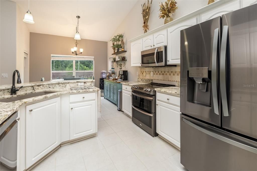 For Sale: $479,900 (3 beds, 2 baths, 1736 Square Feet)