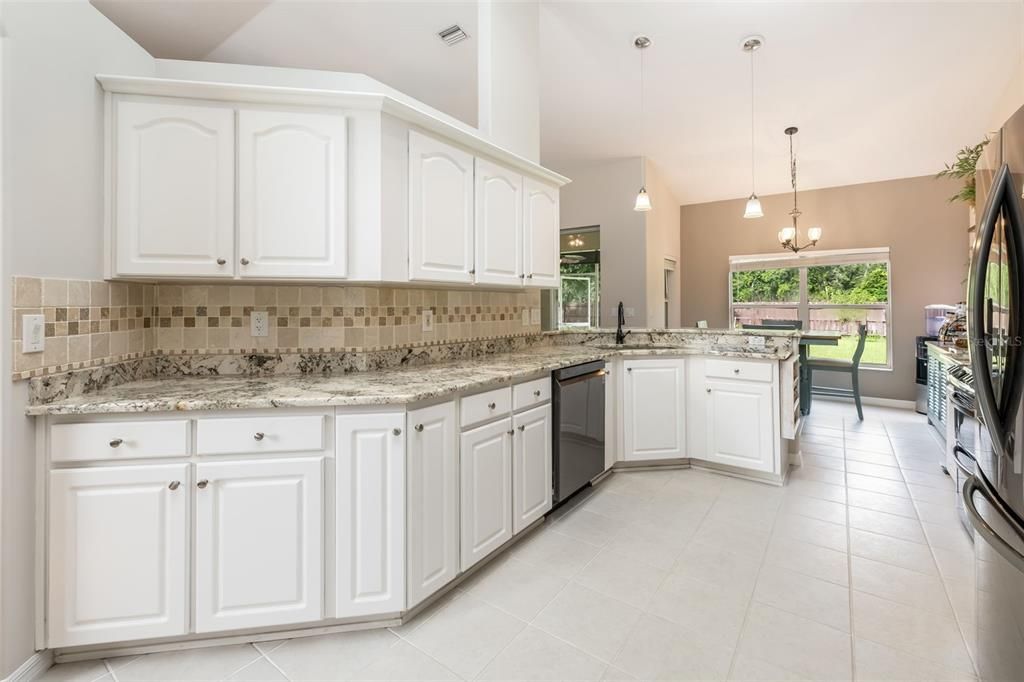 For Sale: $479,900 (3 beds, 2 baths, 1736 Square Feet)