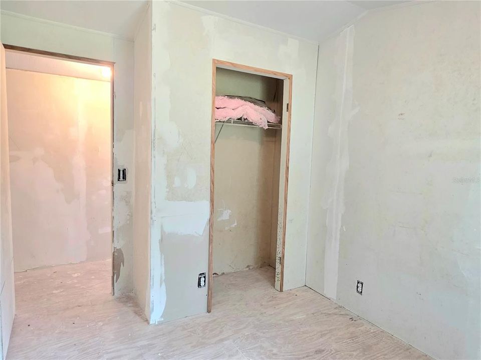 For Sale: $179,500 (4 beds, 2 baths, 1216 Square Feet)