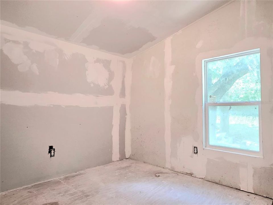 For Sale: $179,500 (4 beds, 2 baths, 1216 Square Feet)