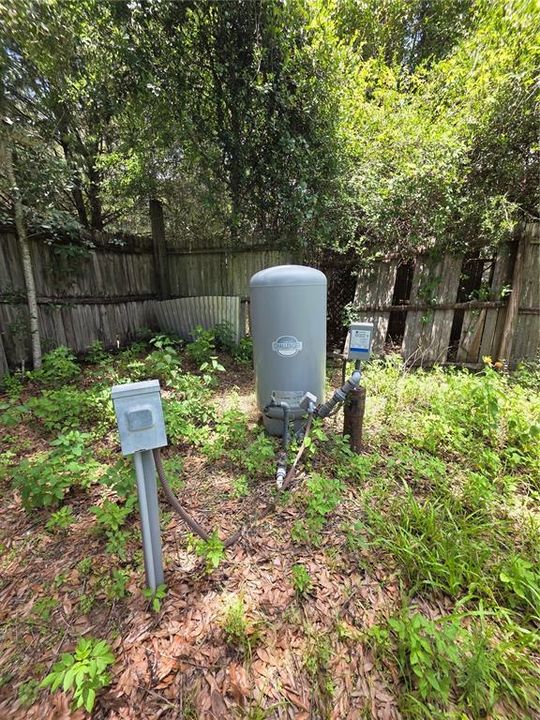 For Sale: $179,500 (4 beds, 2 baths, 1216 Square Feet)