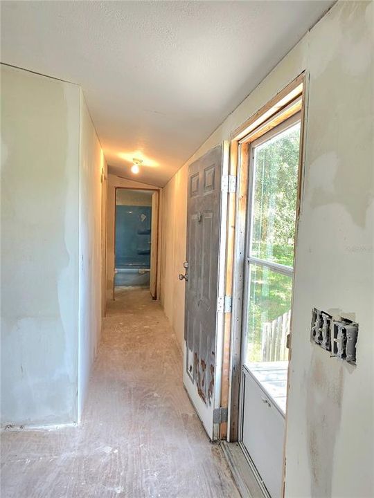 For Sale: $179,500 (4 beds, 2 baths, 1216 Square Feet)