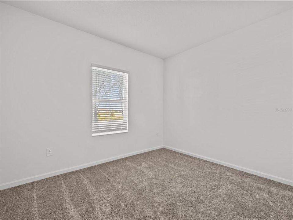 For Rent: $3,000 (5 beds, 3 baths, 2524 Square Feet)