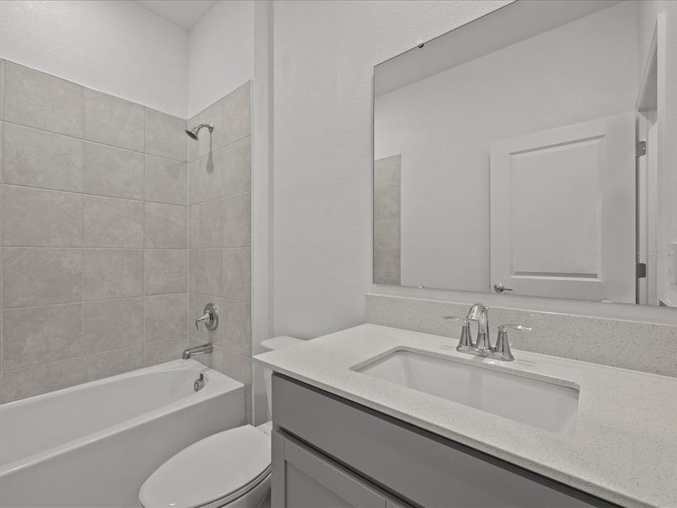 For Rent: $3,000 (5 beds, 3 baths, 2524 Square Feet)